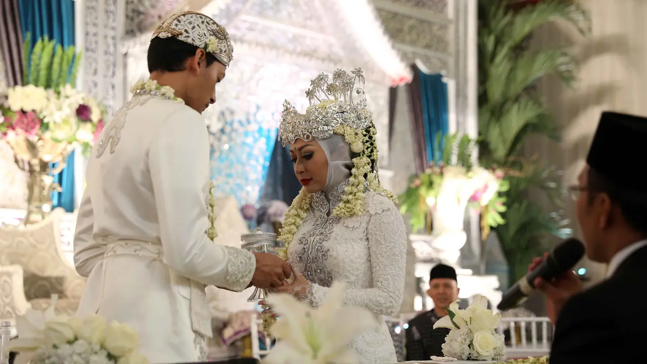 Fedi Nuril dan Vanny Widyasasti
