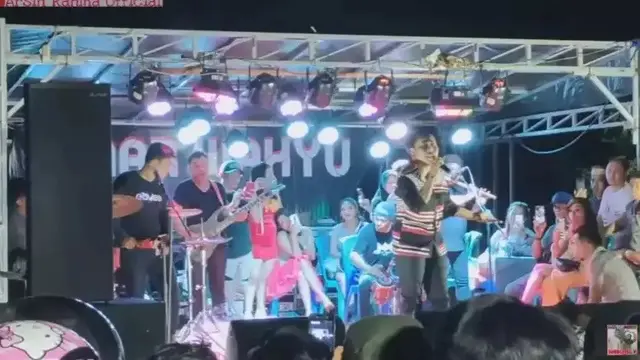 Evi Masamba di Acara Kampung