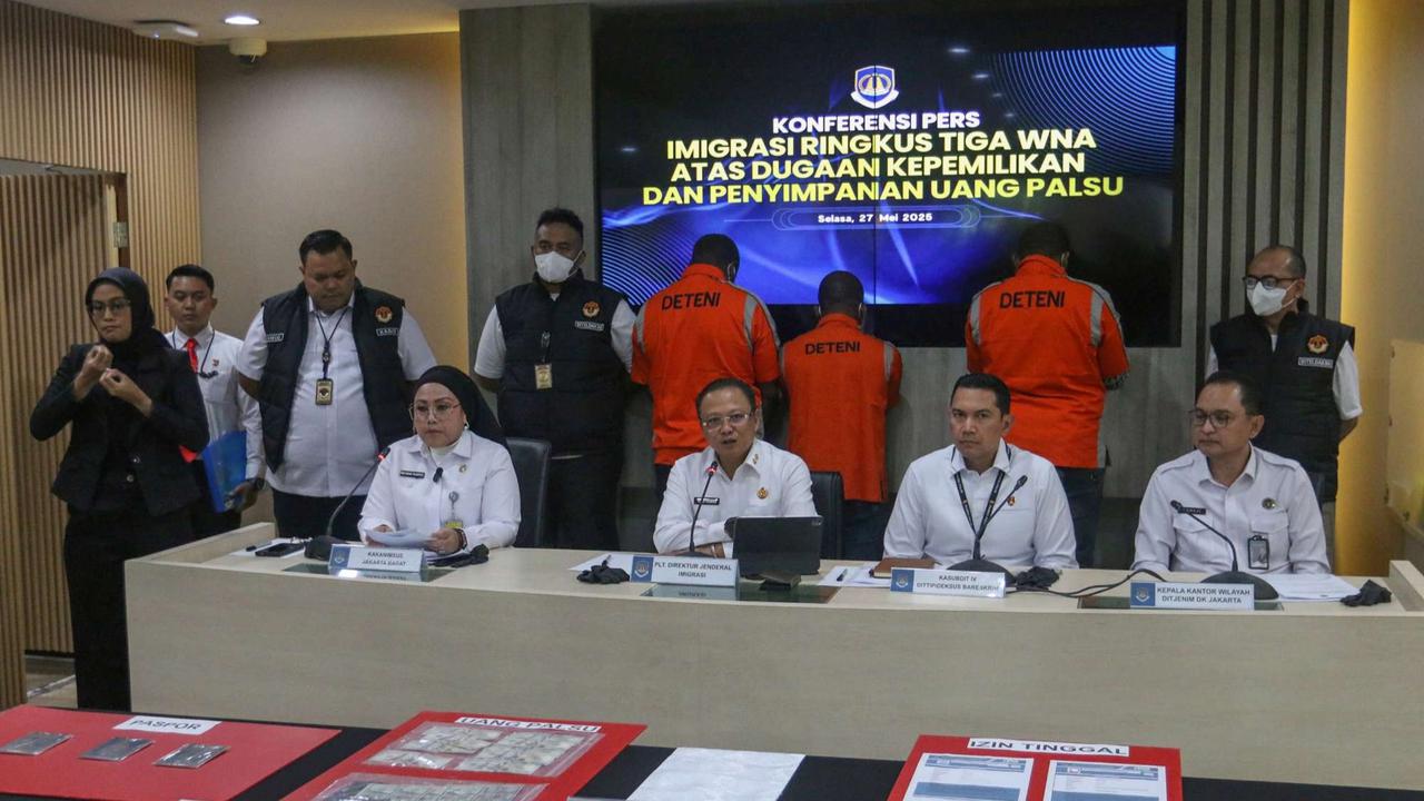 Tiga WNA ditangkap karena kasus uang palsu