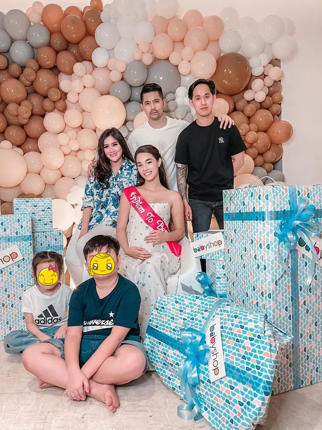 Ungkap Jenis Kelamin Anak, Ini 6 Momen Baby Shower Vanessa Lima