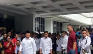 Prabowo Subianto dan Gibran Rakabuming Raka tiba di Gedung KPU RI, Jakart Pusat, Rabu (24/4/2024). (Radityo).