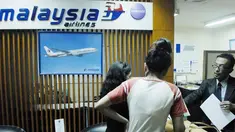 Sejumlah keluarga korban mendatangi kantor perwakilan Malaysia Airlines di Bandara Soekarno Hatta, Tangerang Bandten.