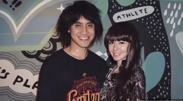 Kevin mencoba menghapus semua foto kebersamaannya bersama Naomi.