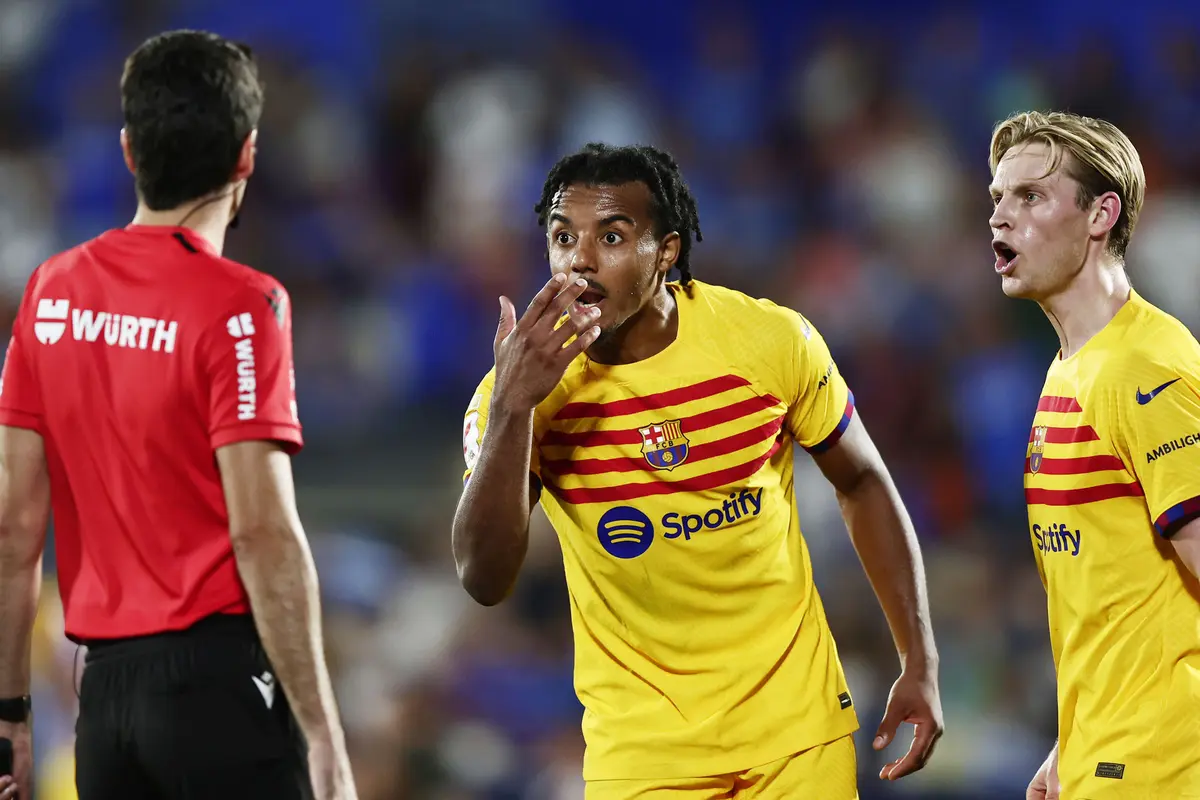 Foto: Drama Laga Keras Getafe Vs Barcelona di Pekan Pertama Liga Spanyol, 7 Kartu Kuning dan 3 Kartu Merah