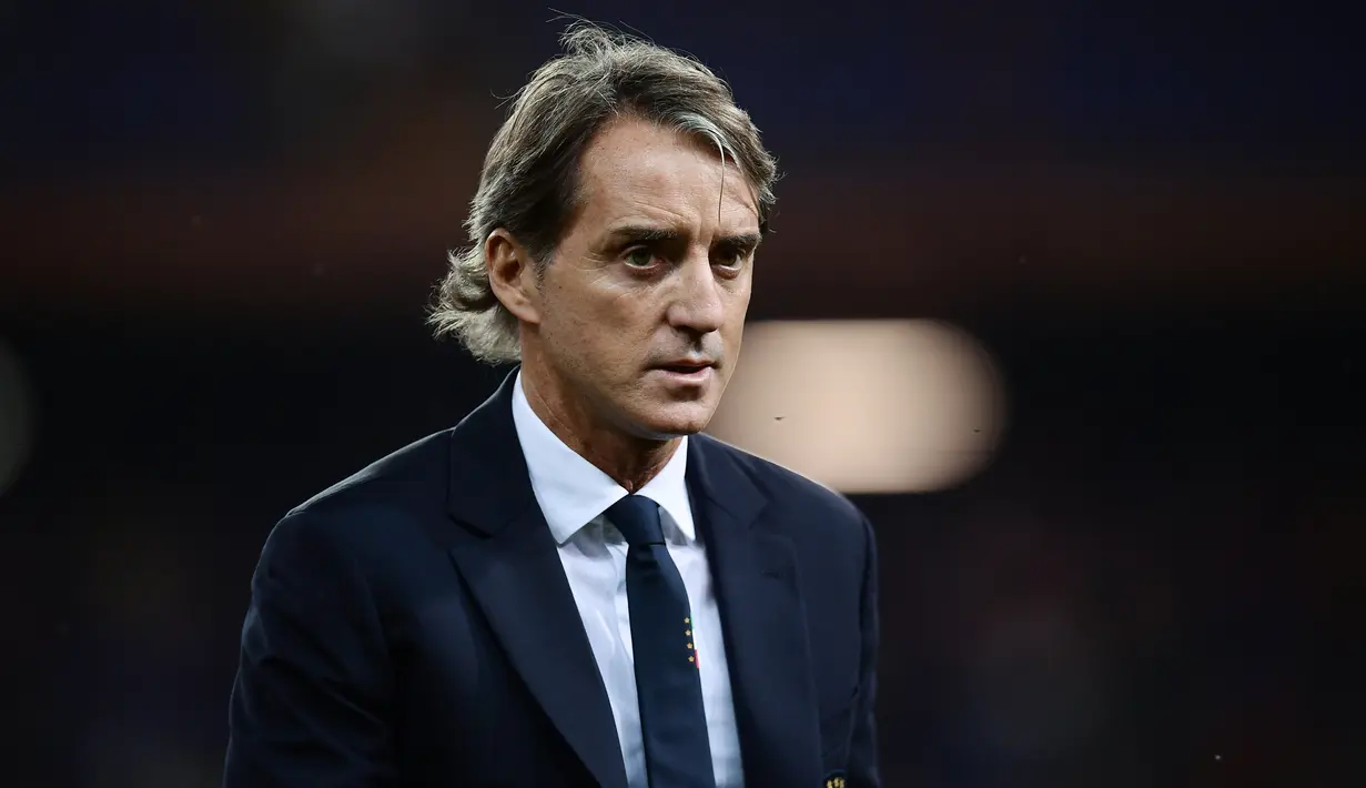 <p>5. Roberto Mancini &ndash; Legenda Lazio ini baru saja membawa timnas Italia lolos ke Euro 2020. Sebelumnya ia juga telah sukses membawa Inter Milan dan Manchester City merengkuh titel juara. (AFP/Marco Bertorello)</p>