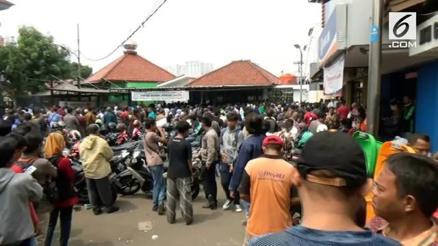 Anrean Pelanggar lalu lintas kawasan ganjil genap membludak di pengadilan Jakarta Timur.