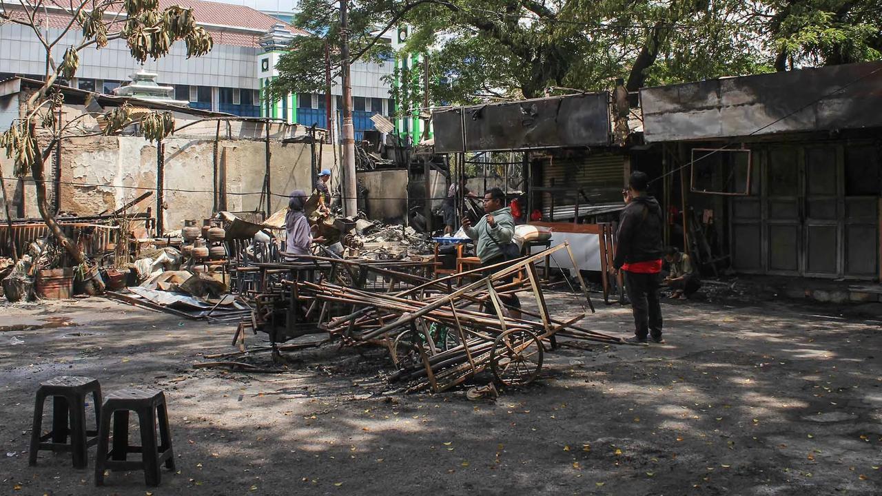 FOTO: Nasib Pedagang Kalibata Usai Sembilan Kios Dibakar Massa