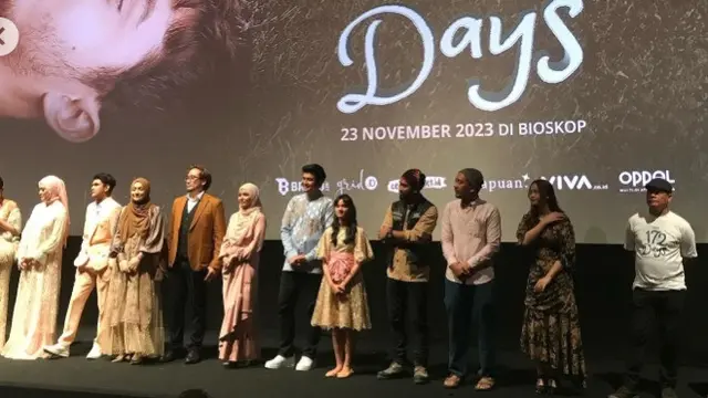 Potret Cindy Fatika Sari dan Tengku Firmansyah bersama pemain film 172 days di gala premiere  (Sumber: Instagram/cindyfatikasari18)