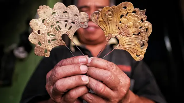 Penayangan Video Dokumenter Generasi Terakhir Pengrajin Tusuk Konde Patri Tiup bersama Royal Enfield