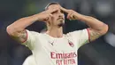 Zlatan Ibrahimovic. Striker yang kini berseragam AC Milan ini menyadari bahwa posisinya adalah untuk mencetak banyak gol ke gawang lawan. Sehingga anggapan bahwa ia kerap berlaku egois, khususnya saat berseragam Manchester United pun tidak ditampiknya. Gol di atas segalanya. (AP/Gregorio Borgia)