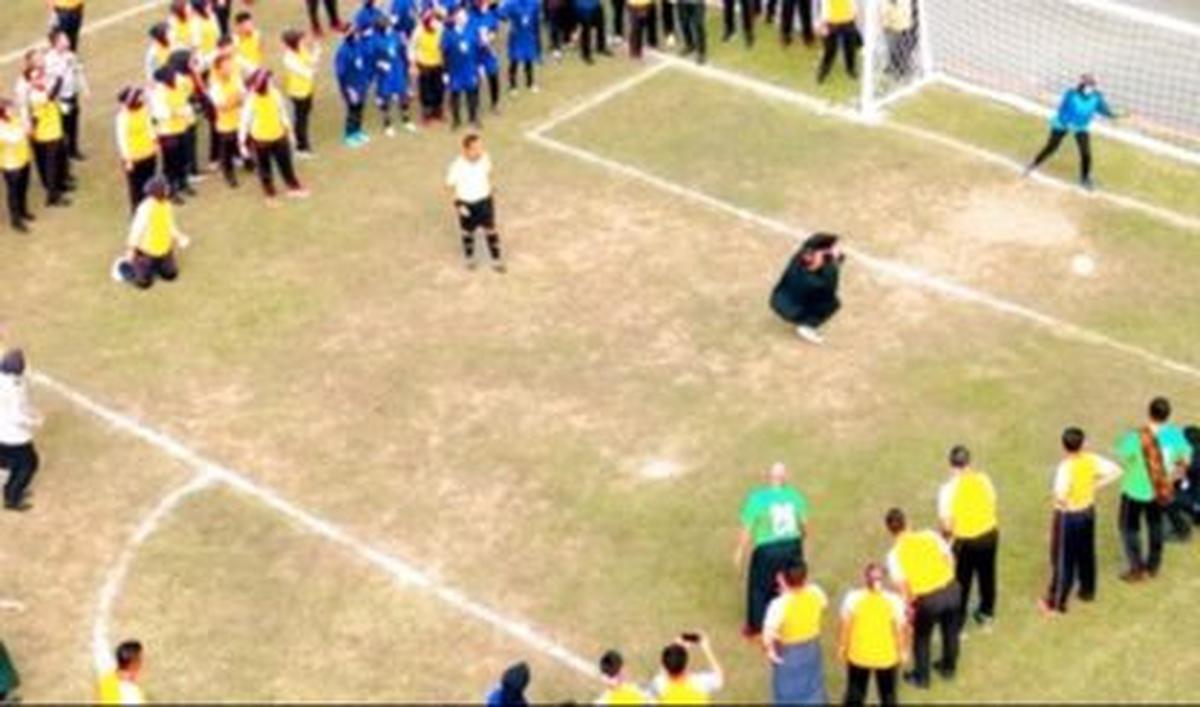 Ikut Serta Main Bola