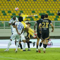 Dewa United mengalahkan Arema FC 2-0 dalam lanjutan BRI Super League 2025/2026 di Banten International Stadium, Senin (26/1/2026). (Bola.com/Iwan Setiawan)