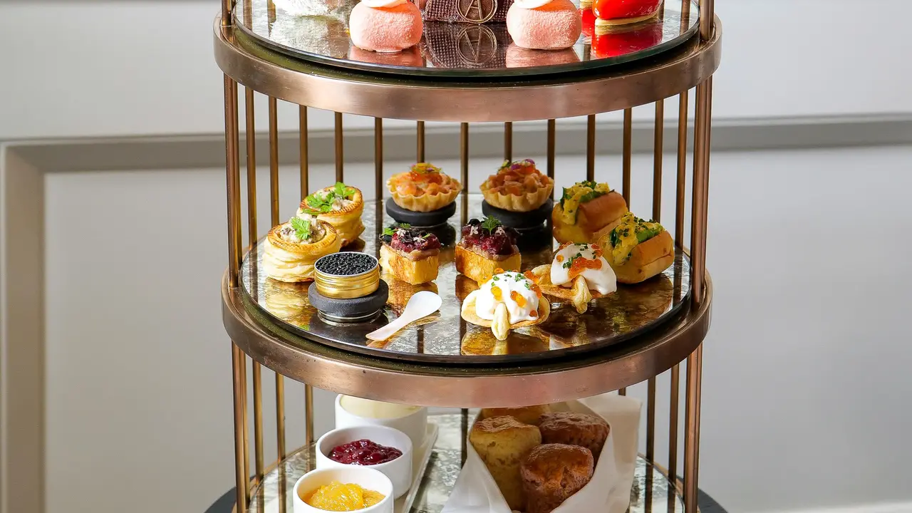 Merayakan Tradisi Afternoon Tea yang Legendaris di The Langham Jakarta, Ada Sentuhan Lokal dengan Vanila dari Papua