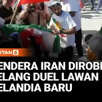 Panas! Laga Iran di Piala Dunia Diwarnai Aksi Protes, Bendera Resmi Dirobek Massa