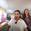 Nagita Slavina bertandang ke kantor Luna Maya dan Marianne Rumantir lalu berlanjut kuliner bareng. (Foto: YouTube.com/Rans Entertainment)