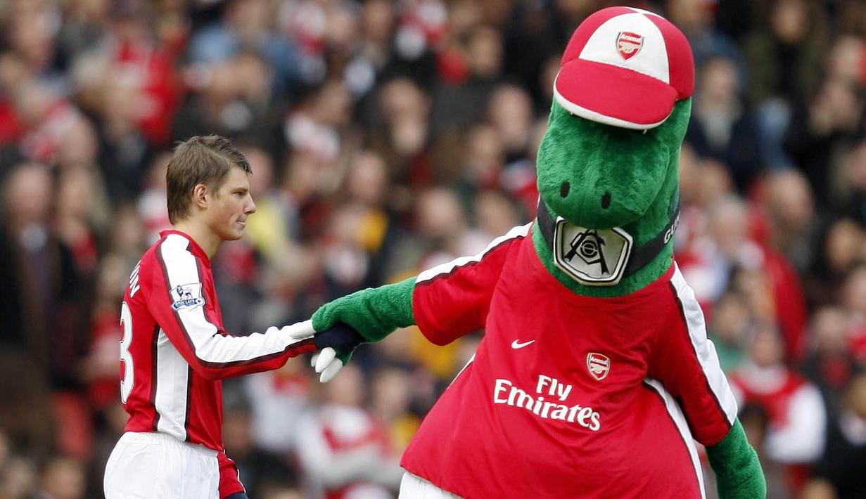Maskot legendaris itu dipecat oleh manajeman The Gunners lantaran mereka berusaha menekan pengeluaran di masa pandemi virus corona ini. (AFP/Adrian Dennis)