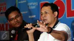 Ketua Komisi I DPR RI, Mahfudz Siddiq (kanan) saat membahas kejadian teror yang terjadi di Sarinah (14/1/2016) di salah satu rumah makan di Jakarta (16/1/2016). Mahfudz menyebut aparat keamanan Indonesia kecolongan. (Liputan6.com/Helmi Fithriansyah)