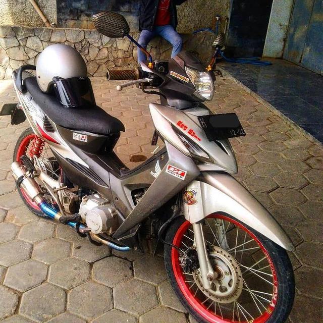 10 Potret Modifikasi Honda Revo, Motor Koperasi yang Tetap Bisa Diajak Hits