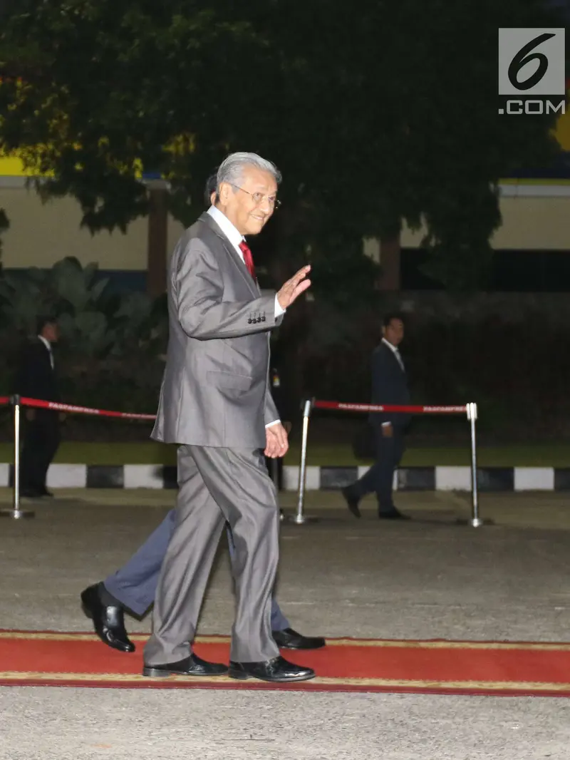 Presiden Jokowi Sambut Kedatangan PM Mahathir Mohamad