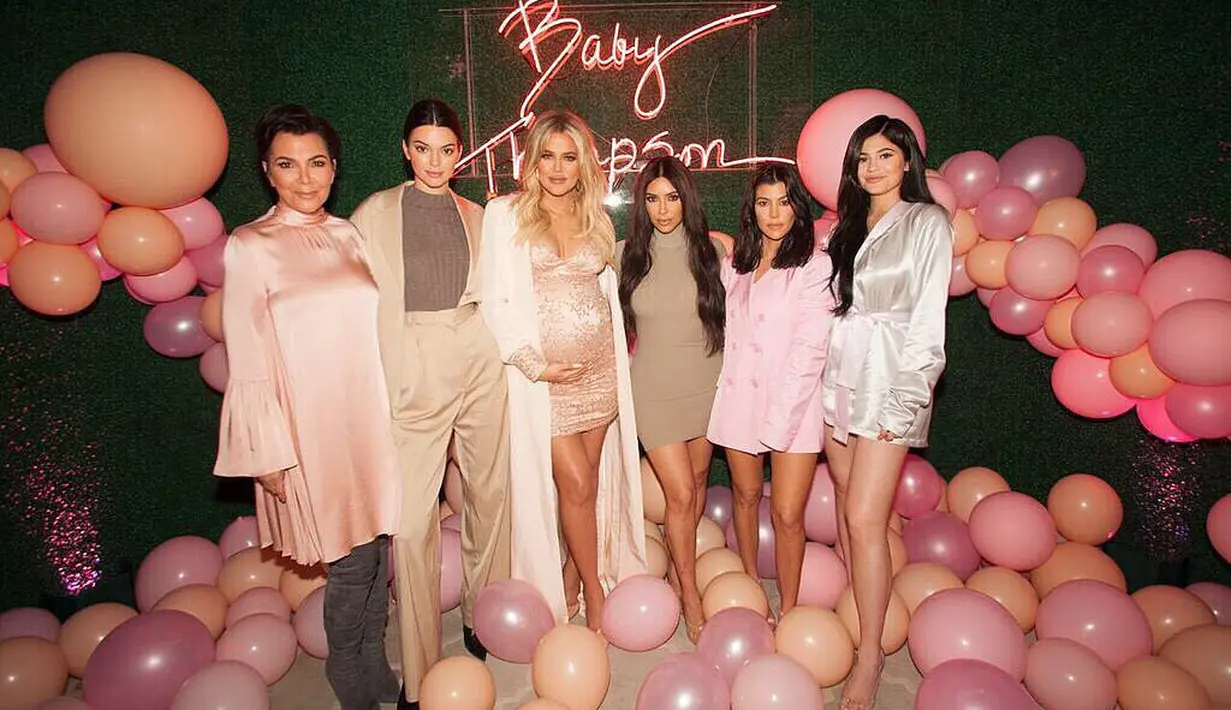 Khloe Kardashian akhirnya mengadakan baby shower. Tentu saja hal ini adalah salah satu pesta besar-besaran keluarga Kardashian-Jenner. (instagram/khloekardashian)