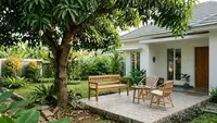 7 Model Teras Depan Rumah dengan Pohon Mangga Besar Jadi Peneduh Estetik, Hasilnya Bikin Kagum