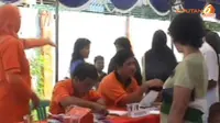 [VIDEO] Terlambat Sehari, BLSM di Makassar Mulai Dibagikan