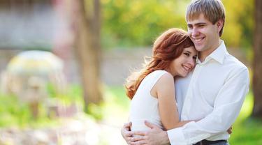 Tak Melulu Soal Cantik Kala Pria Matang Memilih Pasangan Hidup