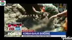 Petugas gabungan dari Basarnas dan BPBD harus menggunakan alat berat untuk bisa mengevakuasi korban.