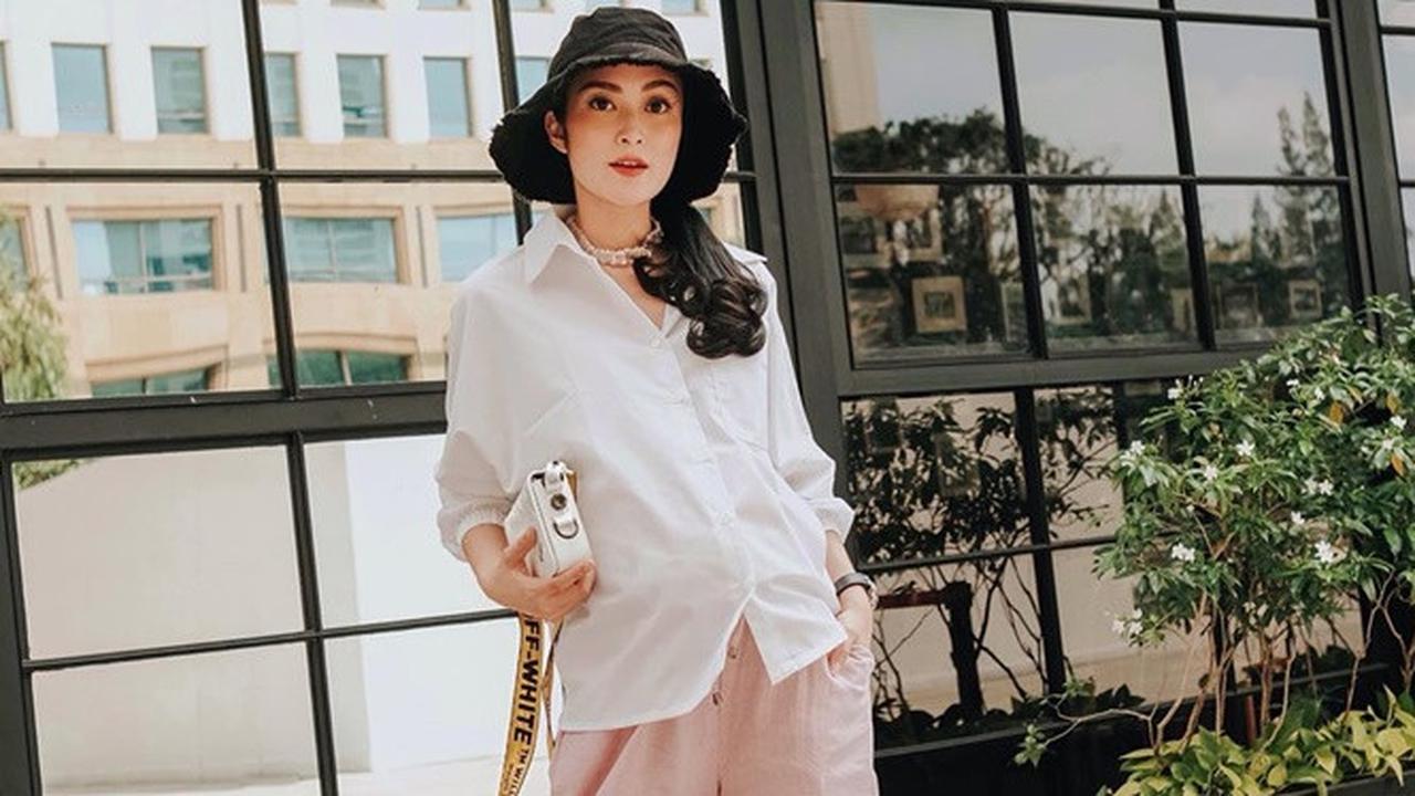 Lama Vakum, Ini 7 Potret Perjuangan Ketrin Agustine yang Baru Melahirkan Anak Pertama