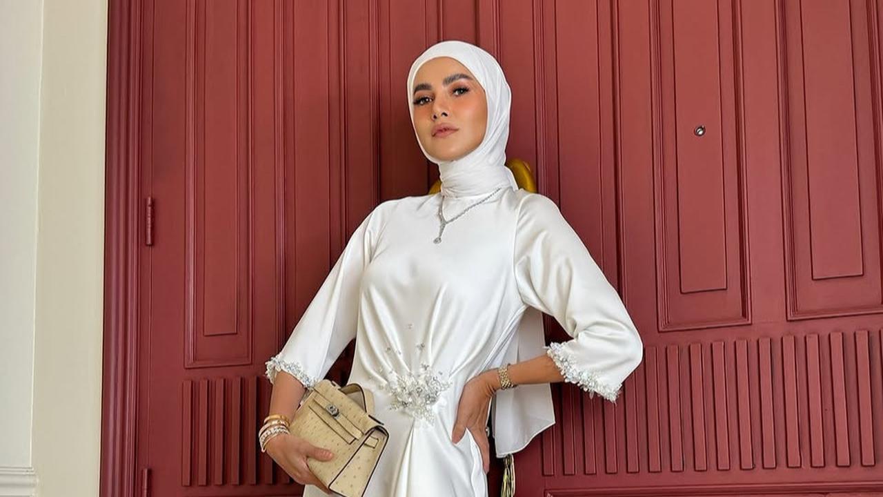 5 Pesona Olla Ramlan Tampil Anggun dan Cantik dalam Balutan Gamis Putih, Disebut Cantiknya MasyaAllah