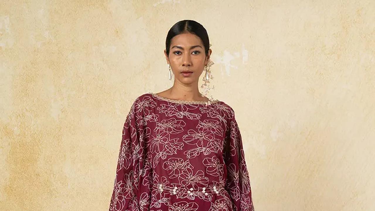 Baju Lebaran Brokat Warna Burgundy