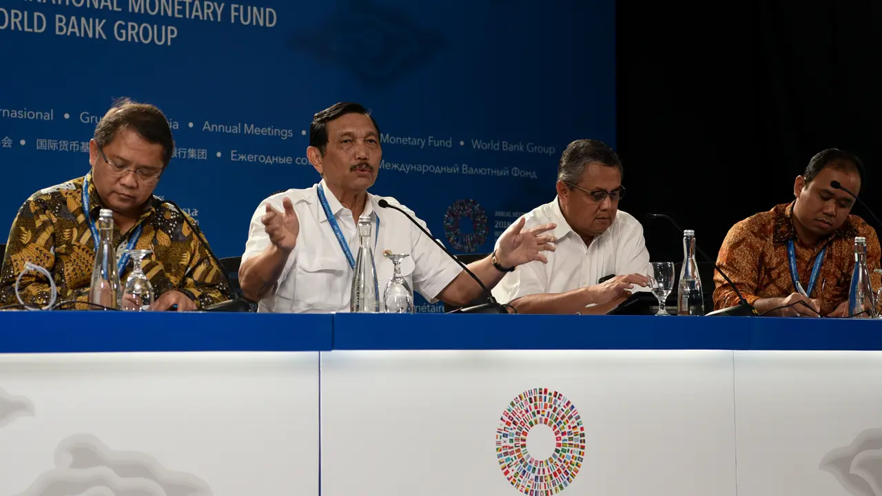 Luhut Binsar Panjaitan dan Rudiantara pada rangkaian Pertemuan Tahunan IMF-Bank Dunia 2018 di Bali