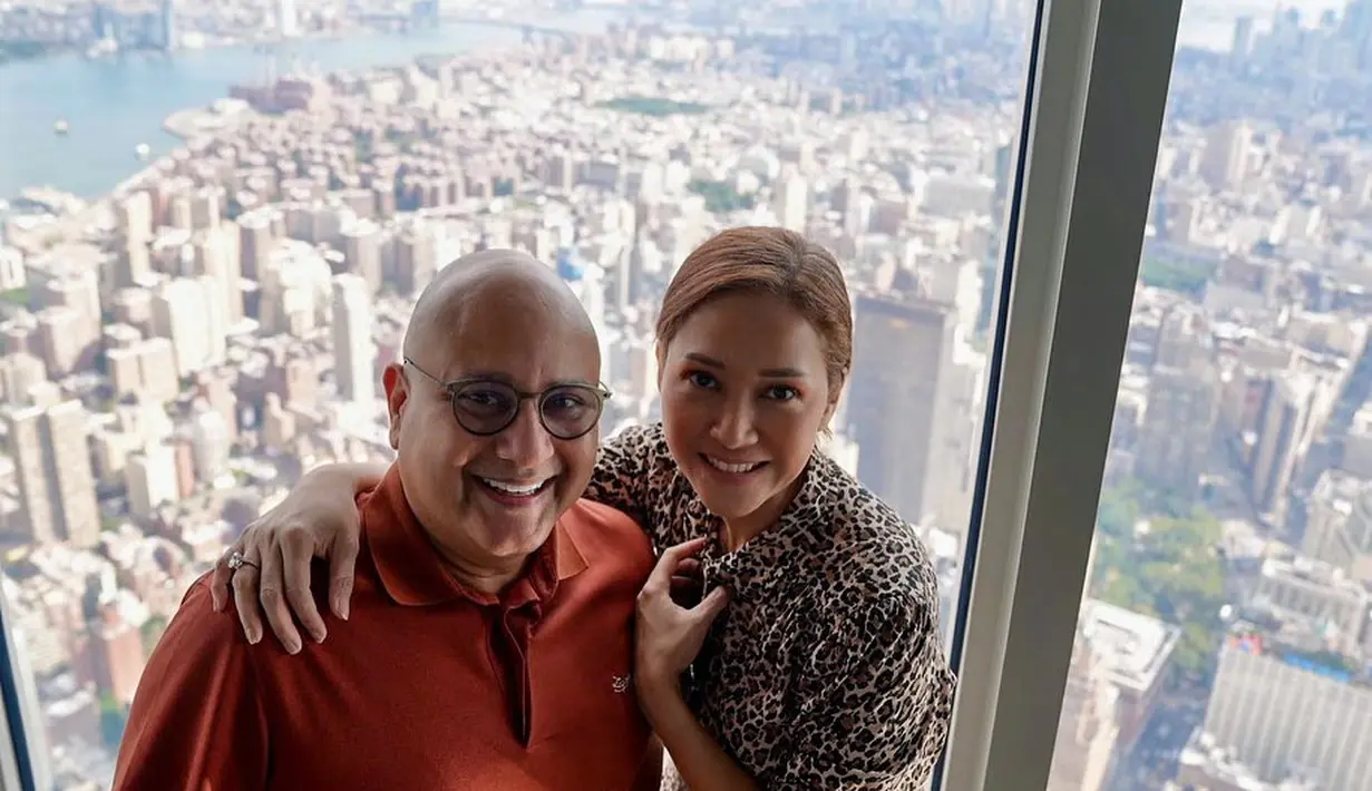 Romantisme Maia Estianty dan Irwan Mussry di Empire State Building. (Foto: Instagram/ maiaestiantyreal)