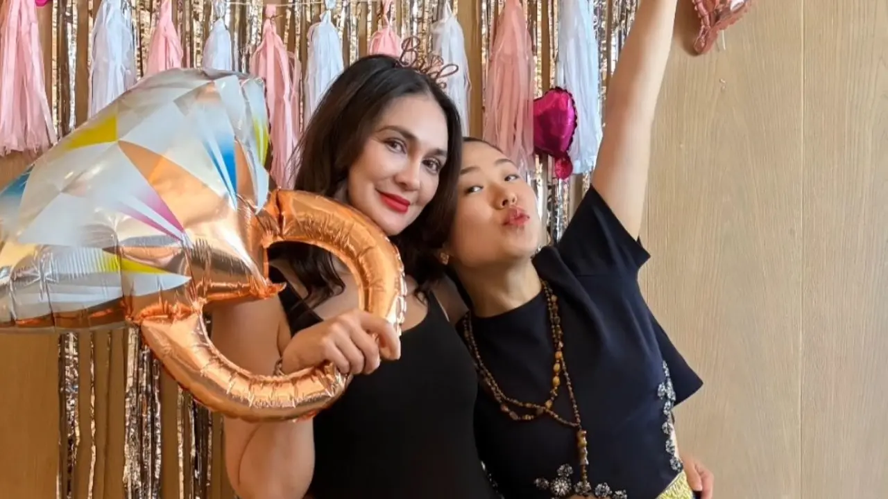 Potret Kejutan Bridal Shower Luna Maya