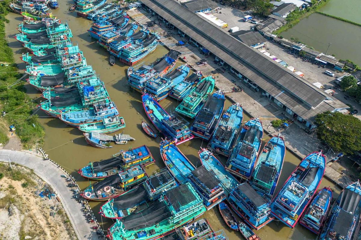 FOTO: Ribuan Kapal Nelayan Pati Berhenti Melaut Akibat Lonjakan Harga Solar