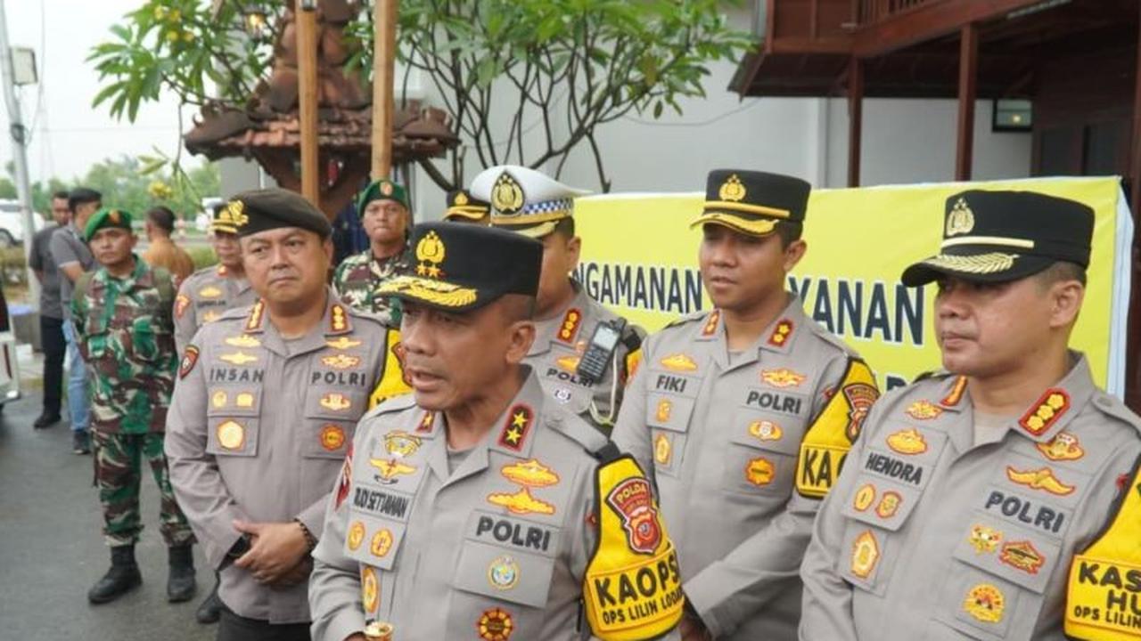 Kapolda Jabar Tinjau Pengamanan Nataru Tol Cikampek, Soroti Kepadatan di Rest Area