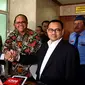 Kedua Wakil Ketua MKD, Hardi Soesilo (kiri), Junimart Girsang (Tengah) bersama Menteri Energi dan Sumber Daya Mineral (ESDM) Sudirman Said usai melakukan pertemuan, di Komplek Parlemen, Jakarta, Senin (16/11/2015). (Liputan6/JohanTallo)