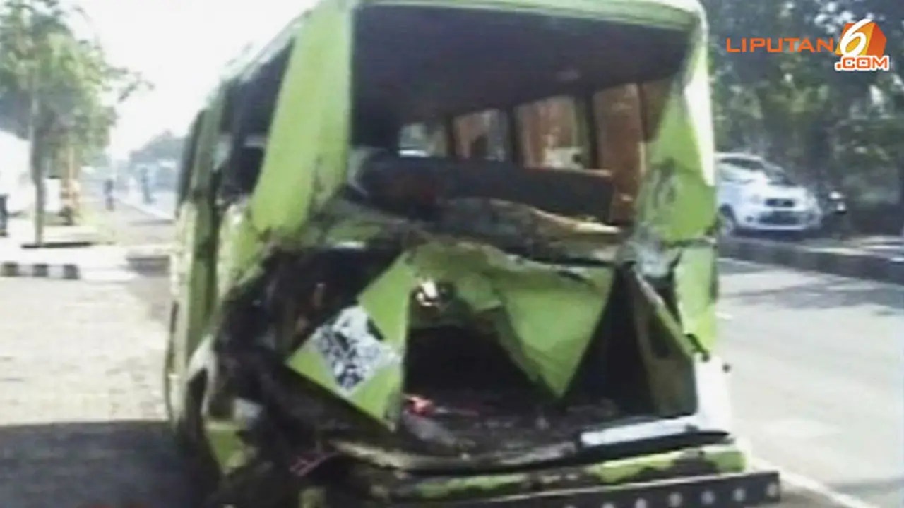bus-angkot130311b.jpg