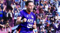 Ezra Walian rayakan cetak gol di laga Persik vs Persis. (X Persik)