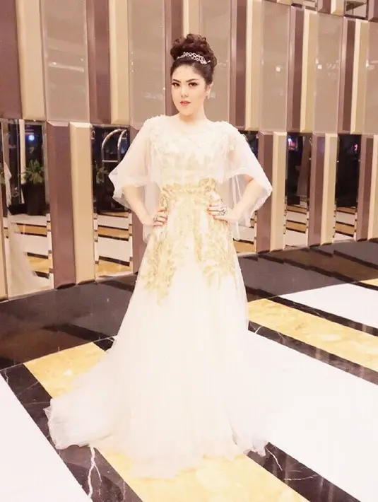 (Instagram/tinatoon)