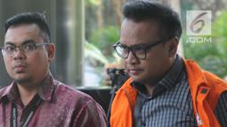 Mantan Direktur PT Murakabi Sejahtera, Irvanto Hendra Pambudi berjalan memasuki gedung KPK, Jakarta, Jumat (6/4). Keponakan Setya Novanto itu diperiksa untuk melengkapi berkas kasus dugaan korupsi proyek E-KTP. (Merdeka.com/Dwi Narwoko)