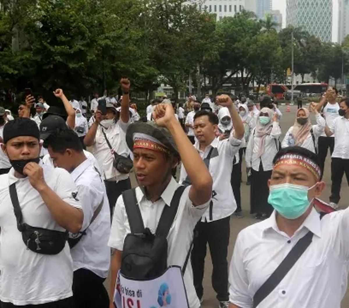 "Nah formatnya seperti apa, finalnya kita bahas RUU ASN bulan depan sudah bisa kita sahkan," kata Anas.