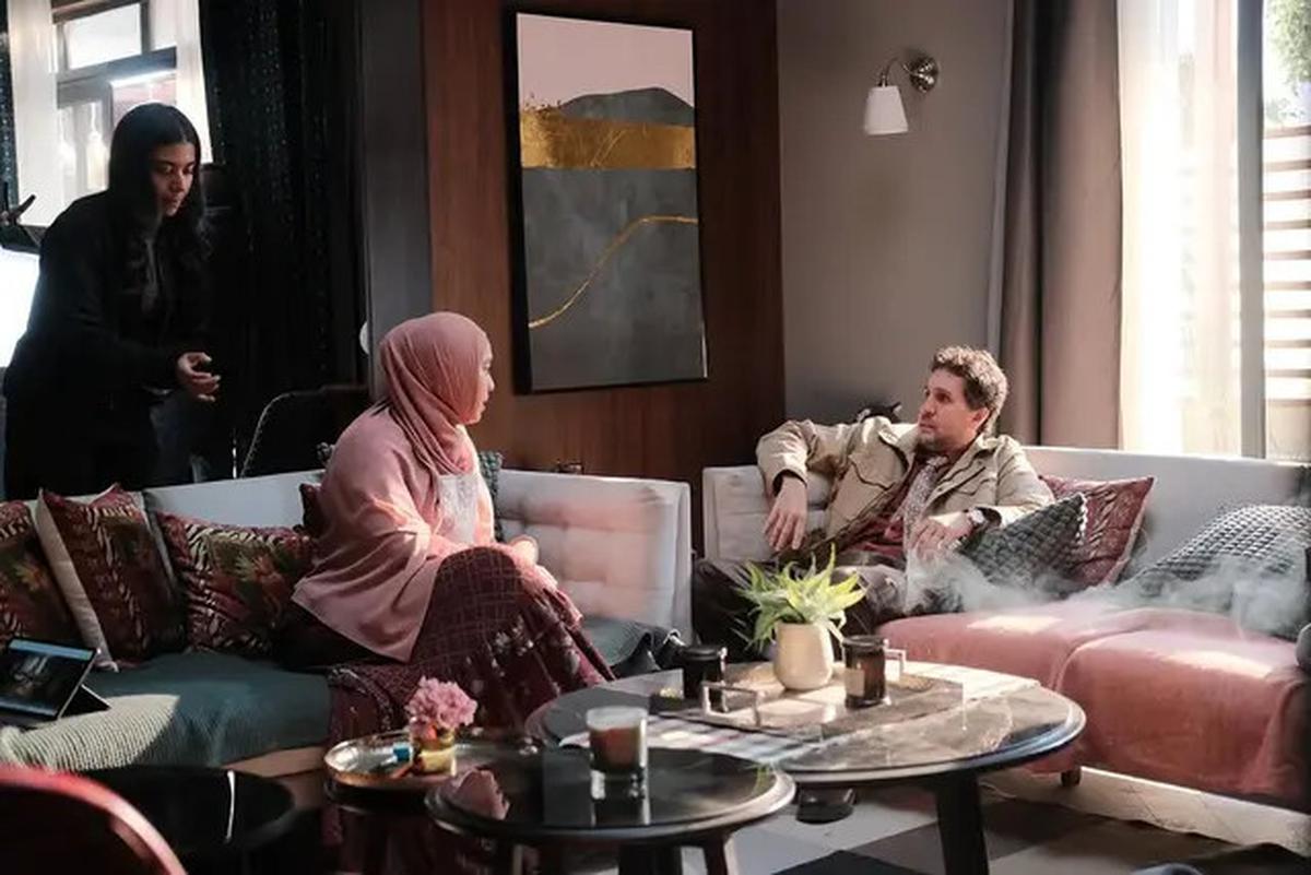 7 Potret Oki Setiana Dewi Main Serial Komedi Mesir, Pakai Bahasa Sunda