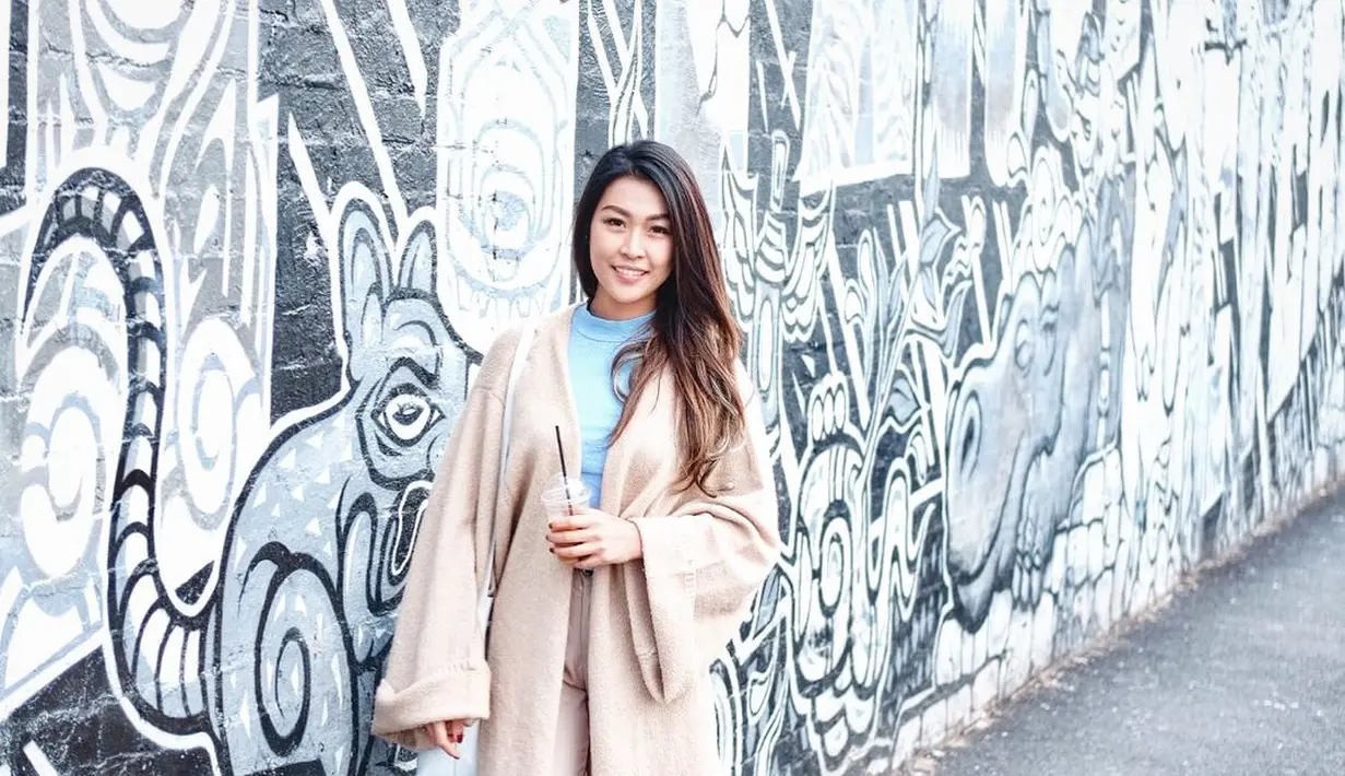 Tak hanya bakat memasaknya yang memukau, Chef Jenny juga memiliki selera fashion yang baik. [Foto: IG/jenny.mci8].