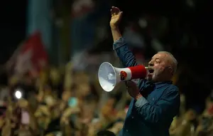 Kemenangan Bersejarah Lula da Silva di Pilpres Brasil dan Tantangan yang Menanti