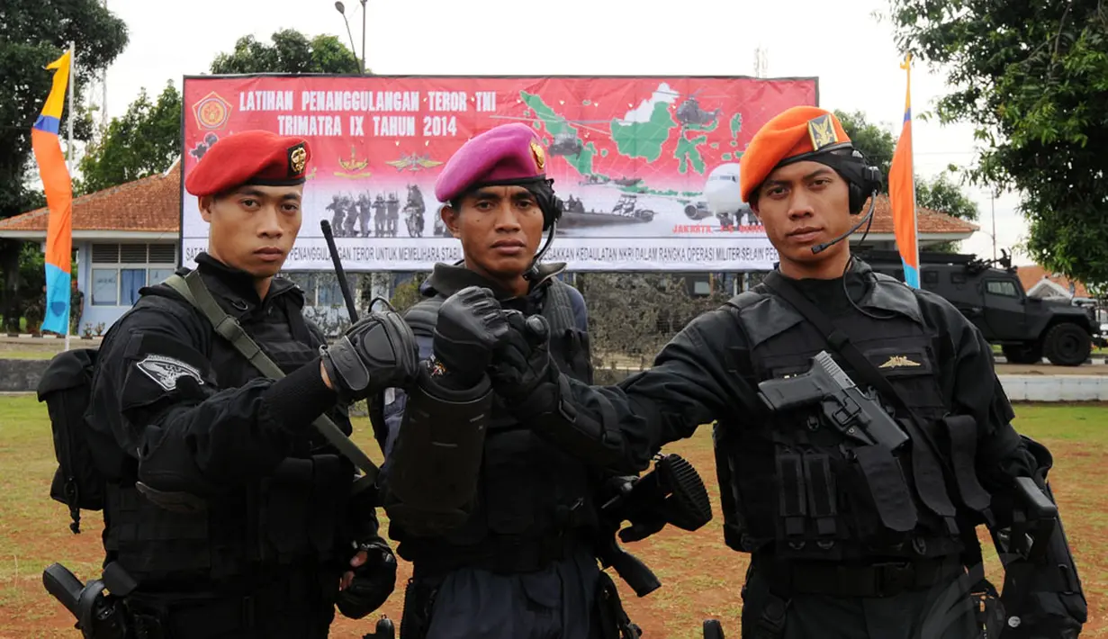 627 personel pasukan khusus mengikuti Latihan Gabungan Gultor Tri Matra IX TA. 2014 di Halim Perdanakusuma Jakarta, Senin (1/12/2014). (Liputan6.com/Helmi Fithriansyah)
