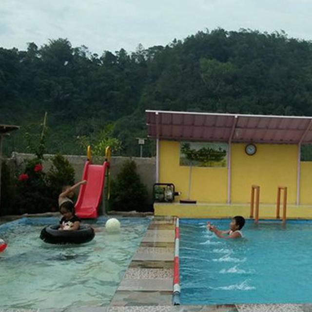 Wisata Ke Mata Air Purba Pemandian Air Panas Ciracas Purwakarta Lifestyle Liputan6 Com