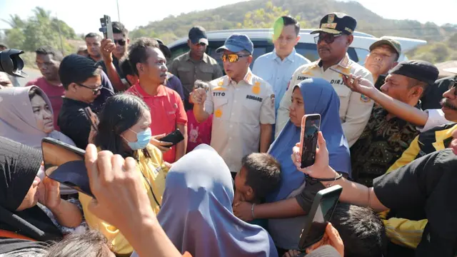 Mendagri Tito Karnavian Dicegat Ibu-Ibu di Nagekeo.