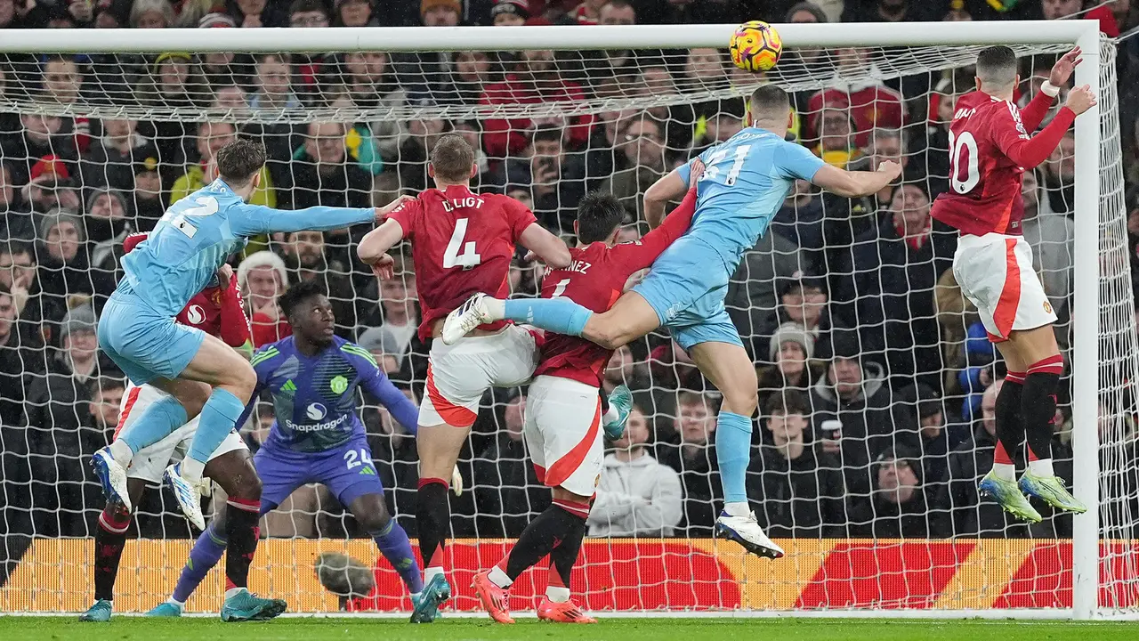 Foto: Momen Nottingham Forest Permalukan MU di Old Trafford, Catatan Buruk Pelatih Baru Berlanjut
