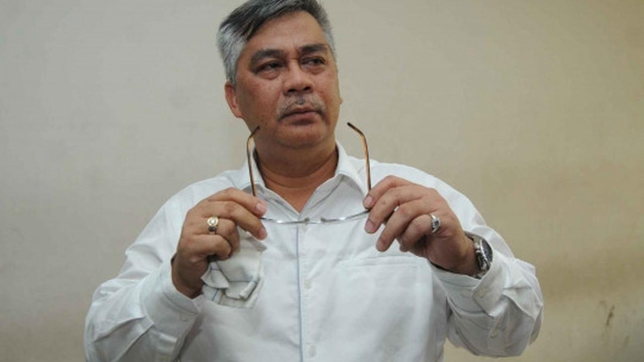 Akil Mochtar bersaksi di sidang Rusli Sibua